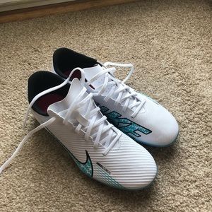 Women’s Nike cleats size us 6.5